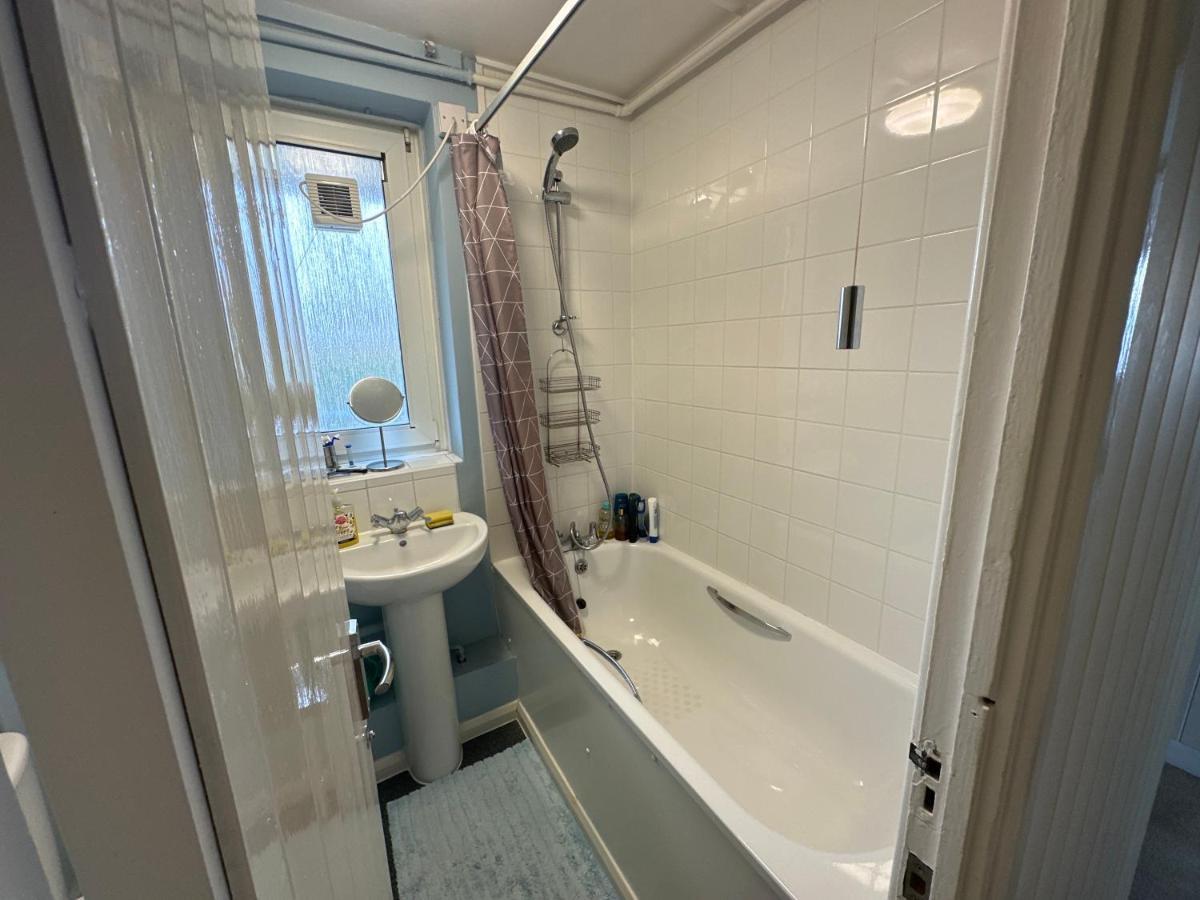 Cozy In Shared Near Canary Wharf Habitación en casa particular *